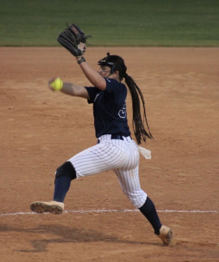 Daisy_Herrera_AZ_Rising_pitching